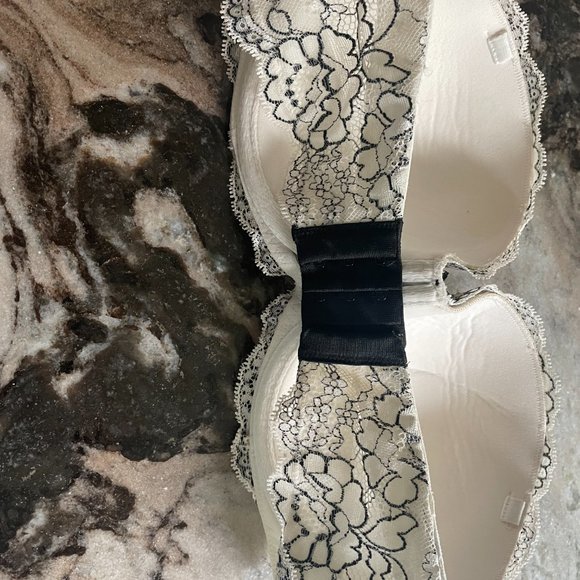 Victoria's Secret Dream Angels Strapless Bra - Picture 3 of 4